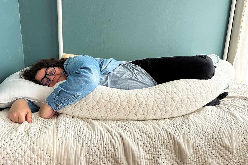 Benefits of Using a Pregnancy Pillow for Hip Pain