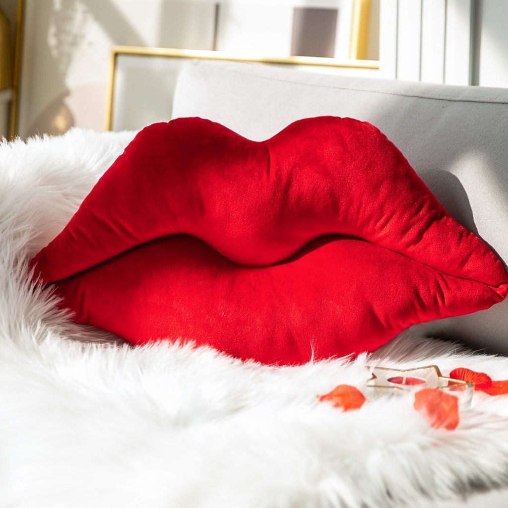 What is the pillow lip technique