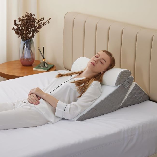 Bedluxe wedge pillow set arranged for back support and elevated sleeping position in bed